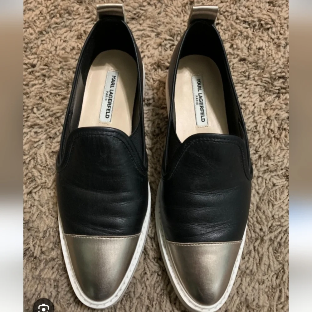 Karl Lagerfeld Size 8M Black & Silver Slip-On Loafers